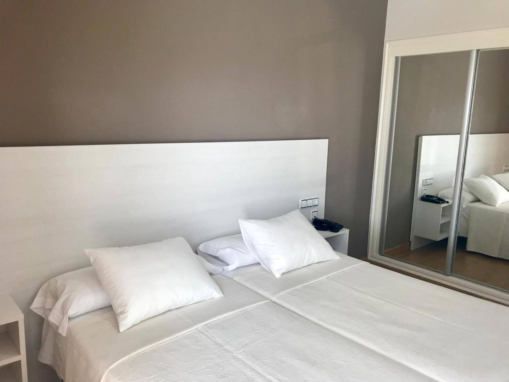 Hotel Nuevo Vichona Sanxenxo Oda fotoğraf