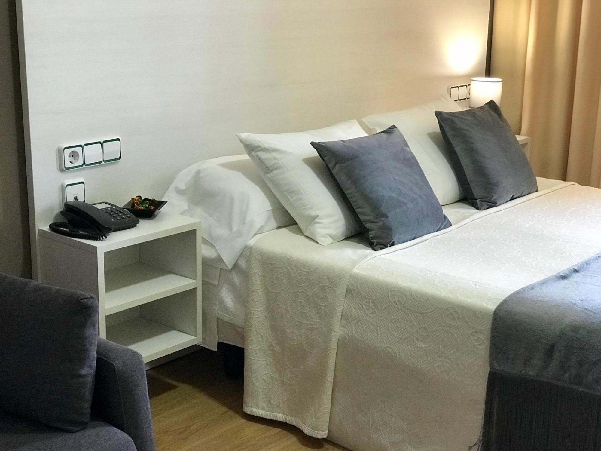 Hotel Nuevo Vichona Sanxenxo Oda fotoğraf